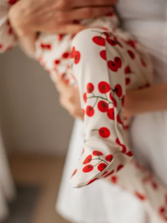 Ползунки Mjölk Cherry Tomatoes на широком поясе