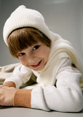 Шарф вязаный, Экрю