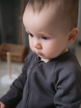 Комбинезон на манжетах Mjölk Sleep and Play Steel Grey, с рукавом реглан