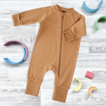 Комбинезон на манжетах Mjölk Sleep and Play Camel, с рукавом реглан