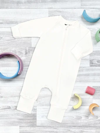 Комбинезон на манжетах Mjölk Sleep and Play Экрю, с рукавом реглан