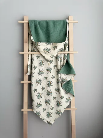 Муслиновое полотенце Babyshowroom, 100х100 см., Дракончики, изумруд