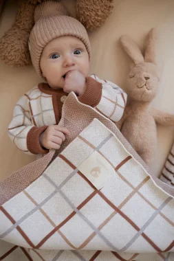 Мягкий вязаный плед "Клетка"