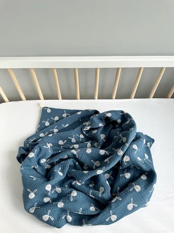 Муслиновое полотенце Babyshowroom, 100х100 см., Кролики