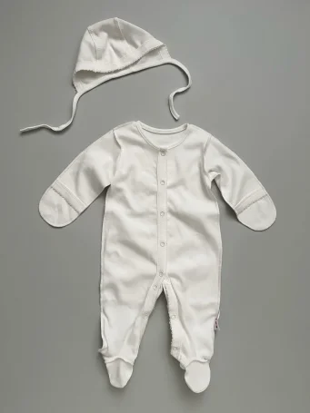 Комбинезон+чепчик, Молочный с розовым