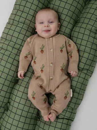 Вязаный комбинезон "Редиски"