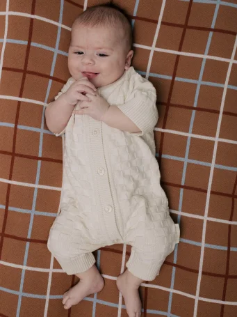 Песочник вязаный клетка (молочный)