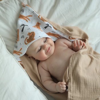 Муслиновое полотенце Babyshowroom, 100х100 см., Леопард/бежевый