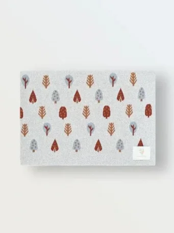 Мягкий вязаный плед "Деревья"