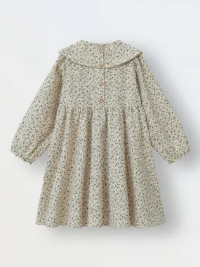 Платье фланель, Цветы на молочном