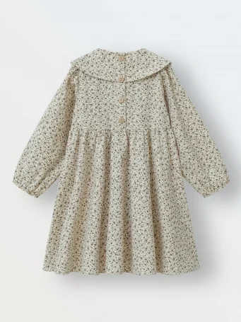 Платье фланель, Цветы на молочном