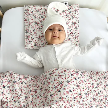 Комплект в кроватку Babyshowroom, 4 пр., "Цветочки"