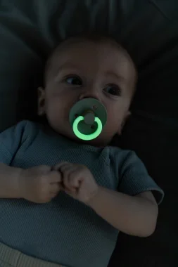Пустышка латексная ночная BIBS Colour Glow - Deep Space