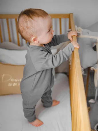 Комбинезон на манжетах Mjölk Sleep and Play Fog, с рукавом реглан