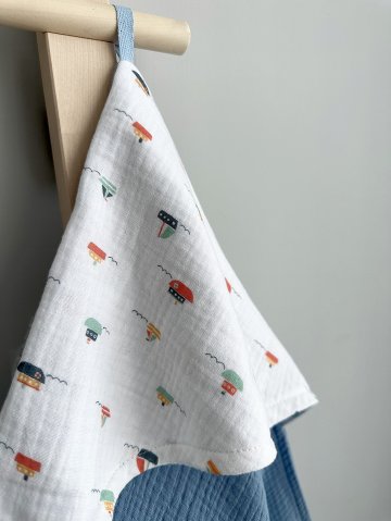 Муслиновое полотенце Babyshowroom, 100х100 см., Кораблики/голубой