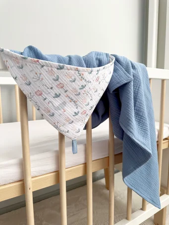 Муслиновое полотенце Babyshowroom, 100х100 см., Лютики/голубой